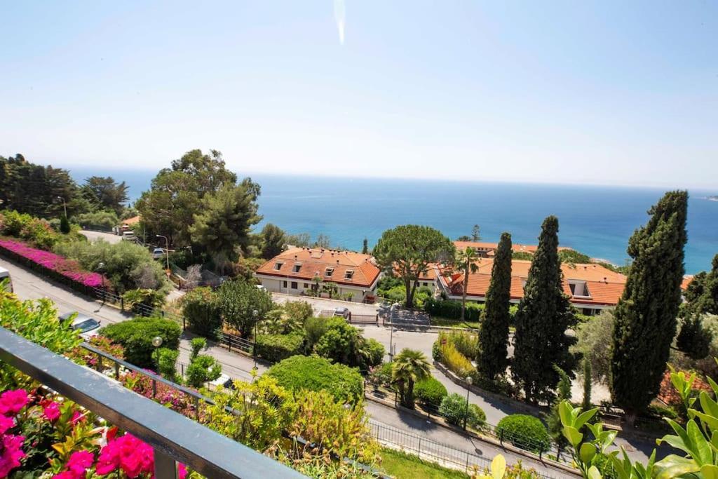 Appartamento Il Grande Blu - Vista Panoramica Sul Golfo Ospedaletti Esterno foto